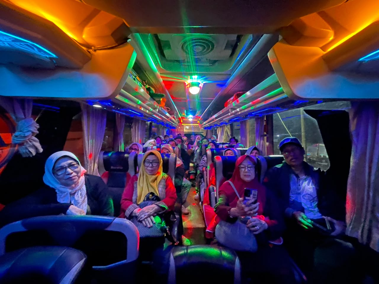 Bus Wisata Nyaman